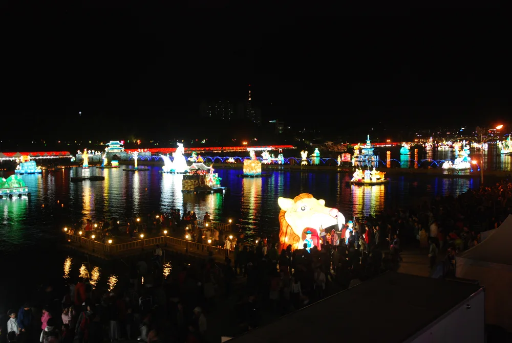Festival de Faroles del Río Namgang de Jinju · 2011
