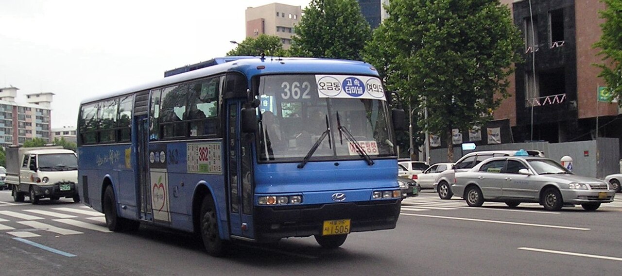 A Seoul city bus